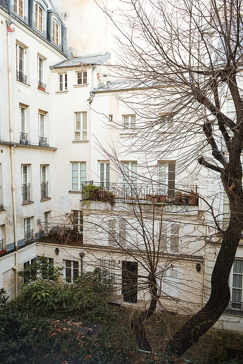 Jacob: el apartamento de París rodeado de arte y diseño