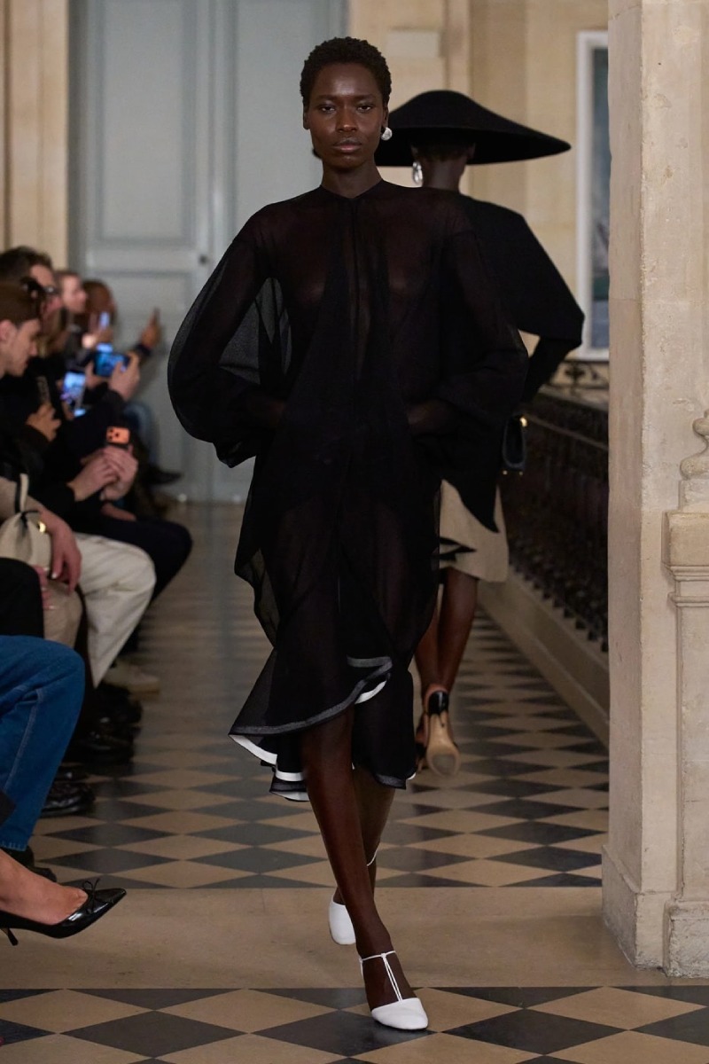 Jacquemus celebra sus códigos e inspiraciones para fw26