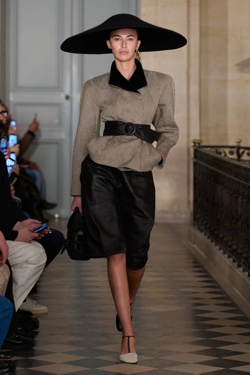 Jacquemus celebra sus códigos e inspiraciones para fw26