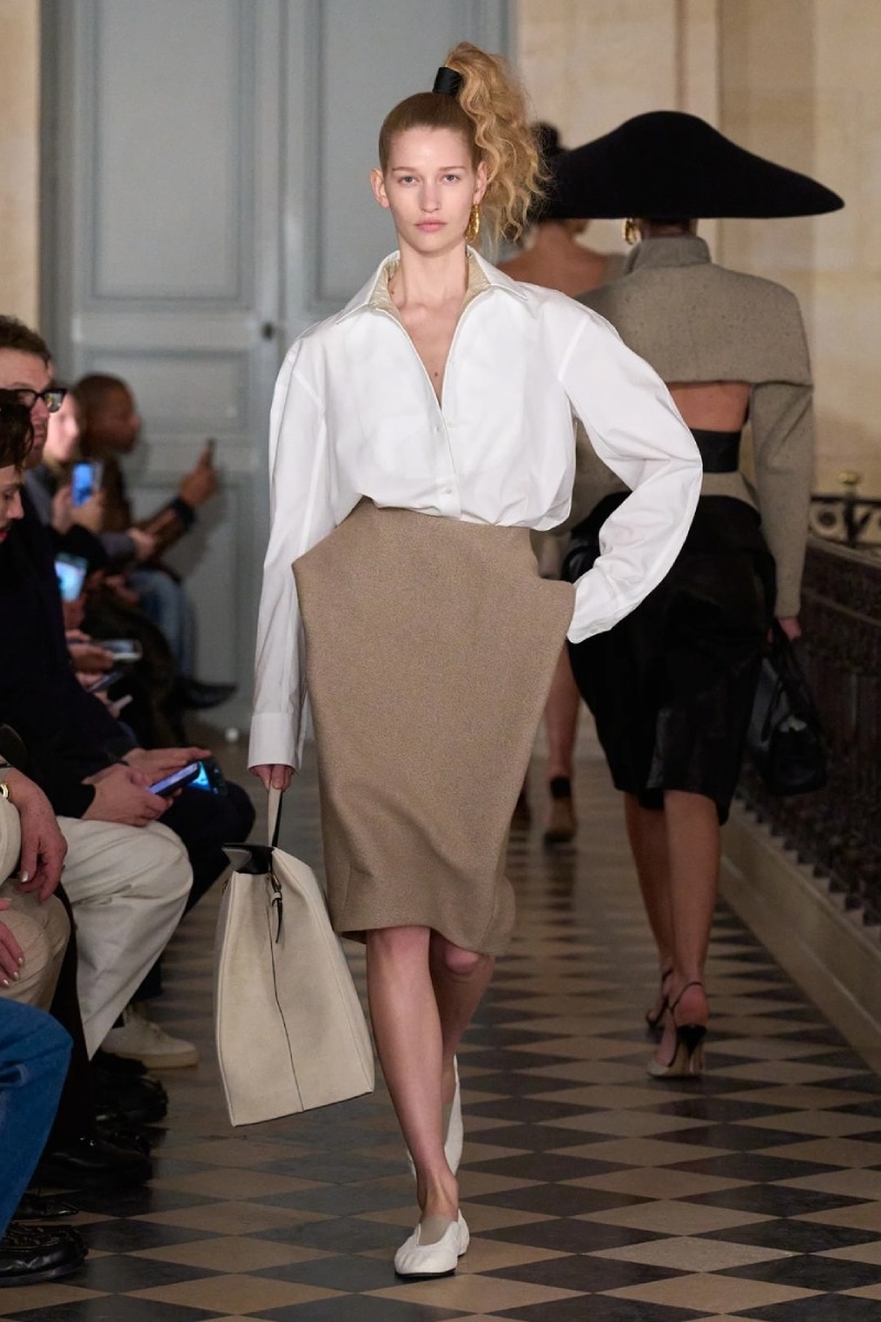 Jacquemus celebra sus códigos e inspiraciones para fw26