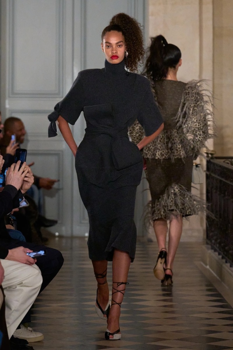 Jacquemus celebra sus códigos e inspiraciones para fw26