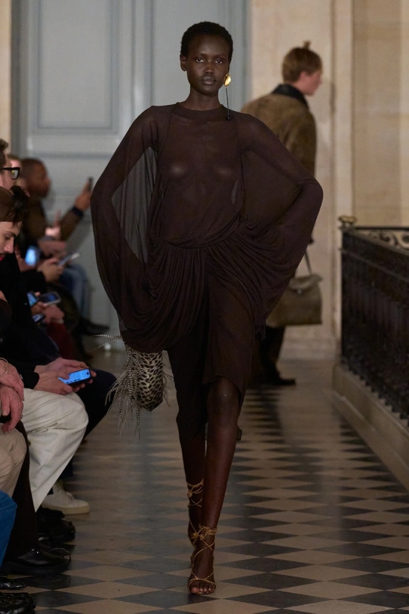 Jacquemus celebra sus códigos e inspiraciones para fw26