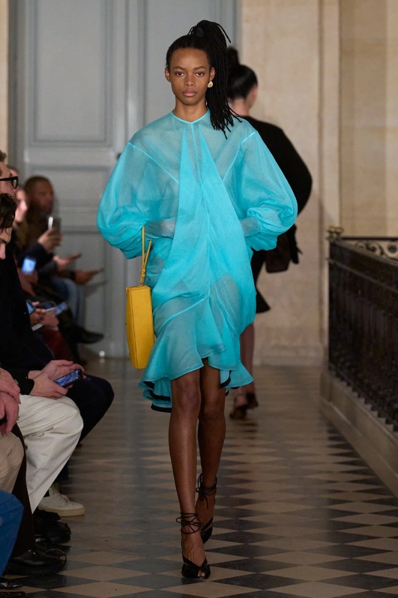 Jacquemus celebra sus códigos e inspiraciones para fw26