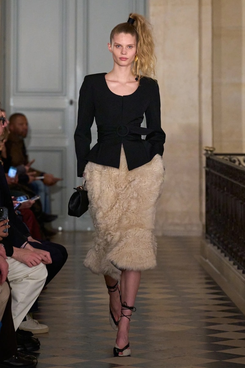 Jacquemus celebra sus códigos e inspiraciones para fw26