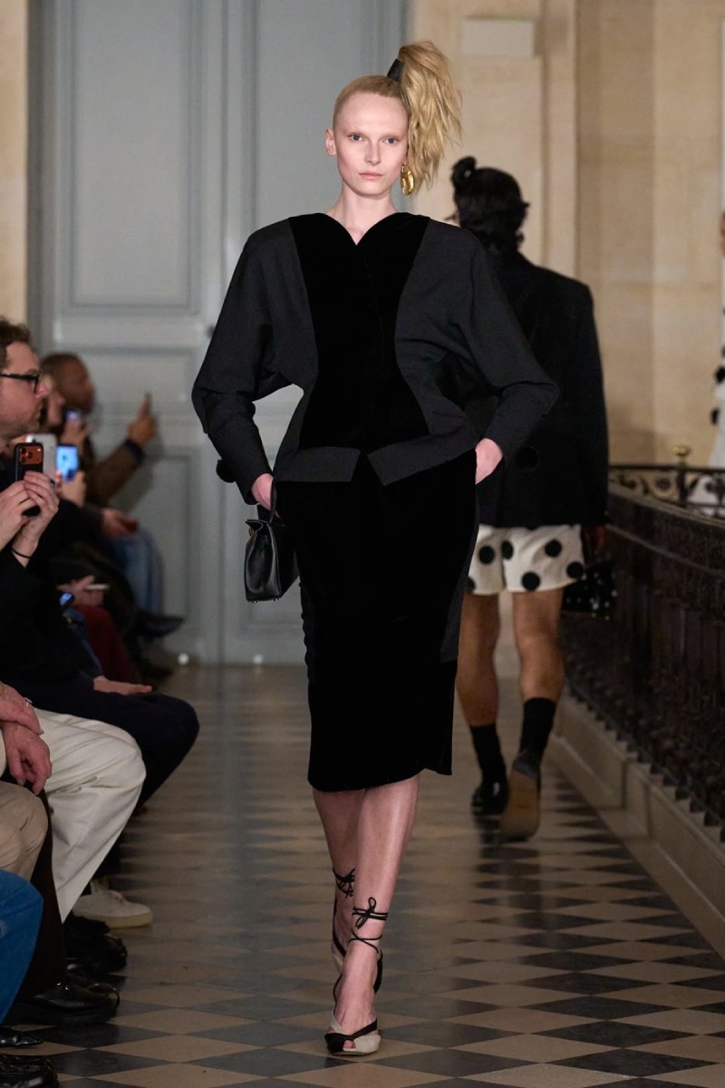 Jacquemus celebra sus códigos e inspiraciones para fw26