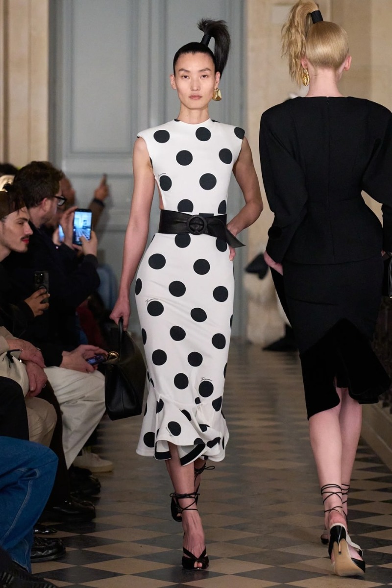 Jacquemus celebra sus códigos e inspiraciones para fw26