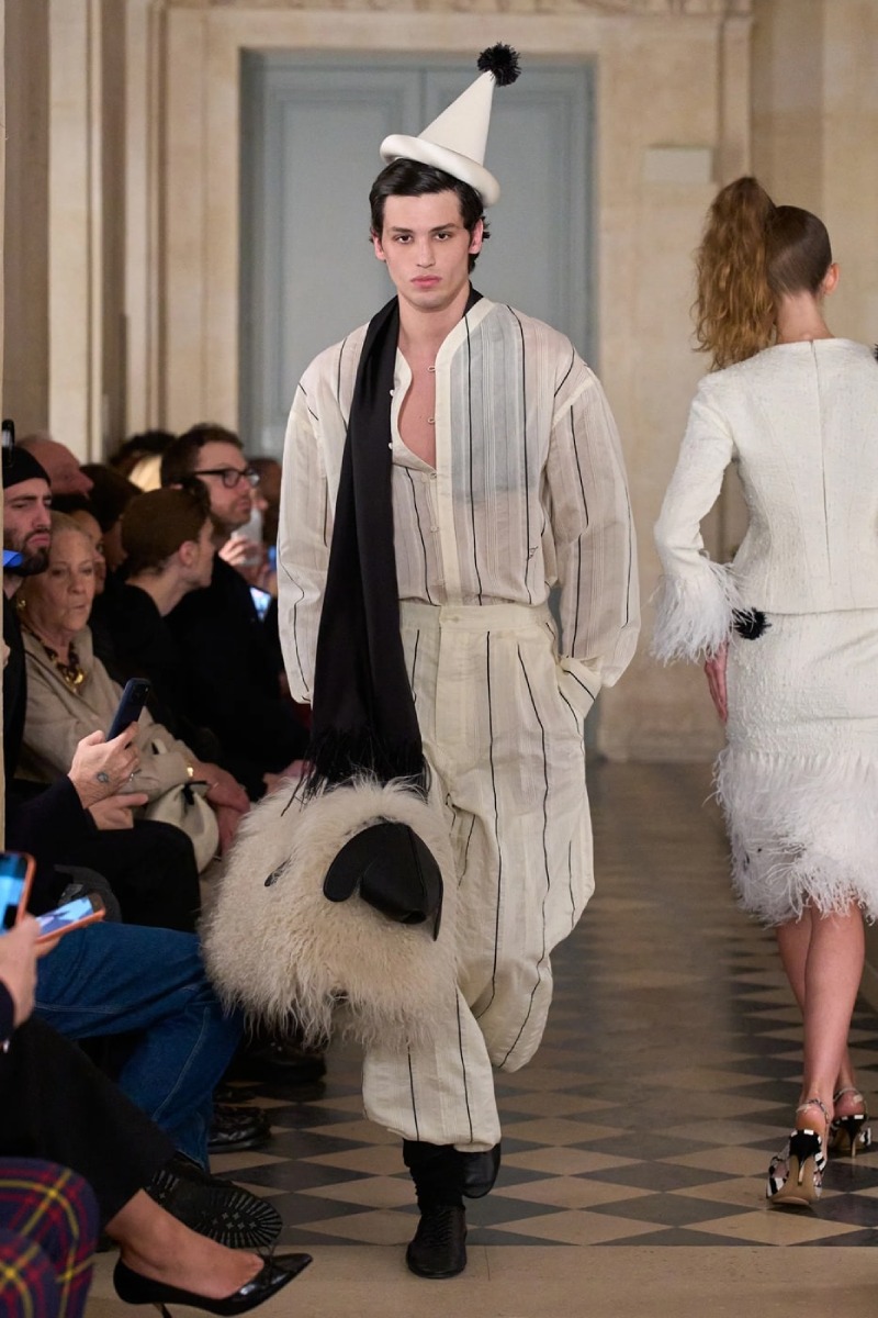 Jacquemus celebra sus códigos e inspiraciones para fw26