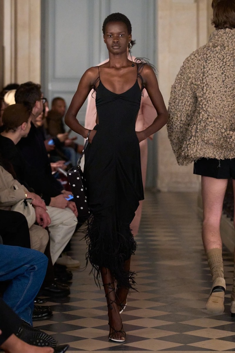 Jacquemus celebra sus códigos e inspiraciones para fw26