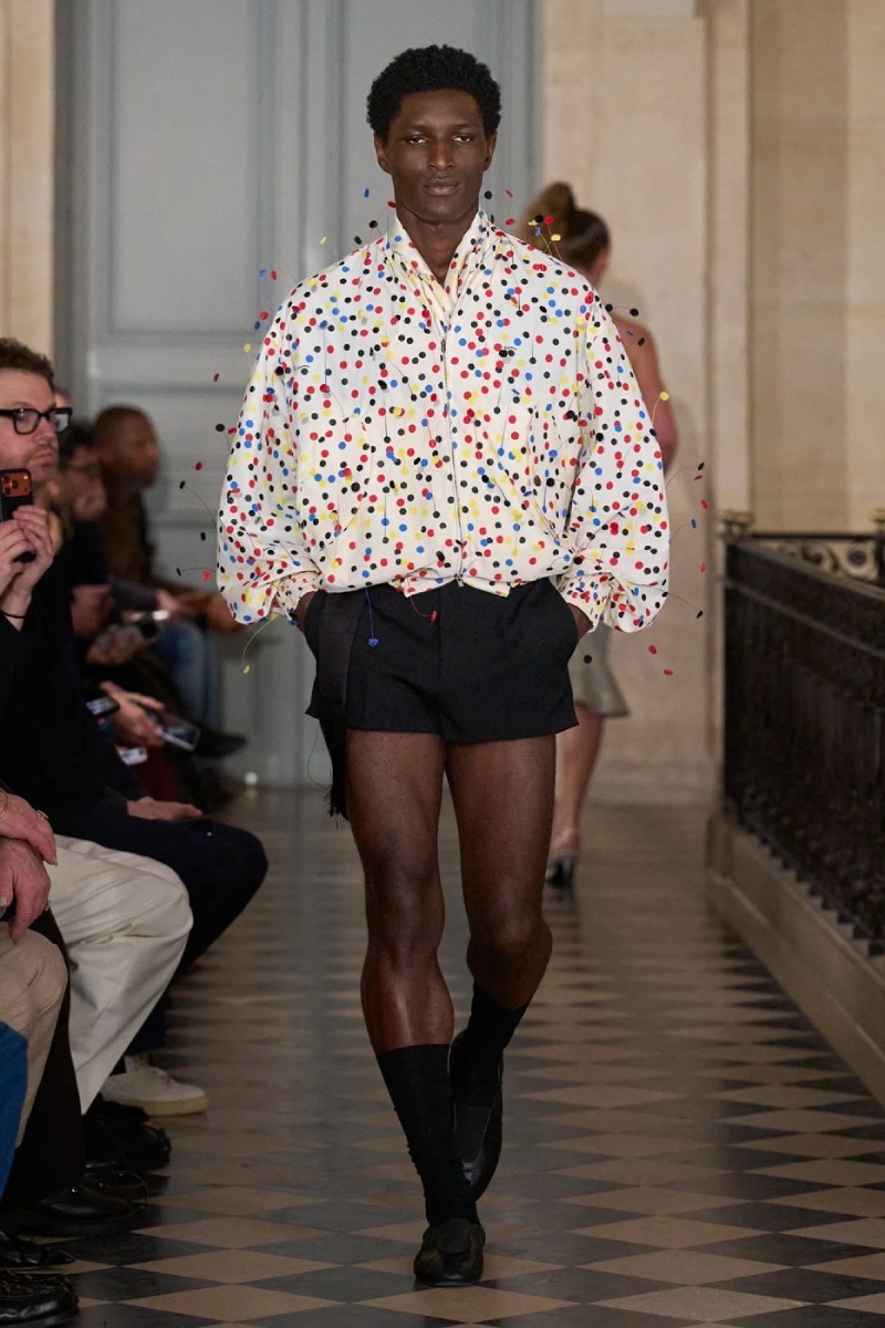 Jacquemus celebra sus códigos e inspiraciones para fw26