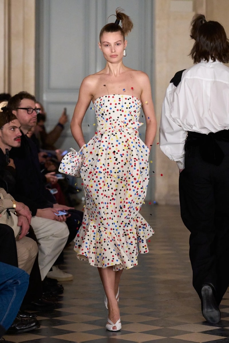 Jacquemus celebra sus códigos e inspiraciones para fw26