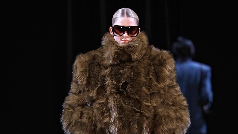 Juun.J sigue explorando la sastrería radicalizada para fw26