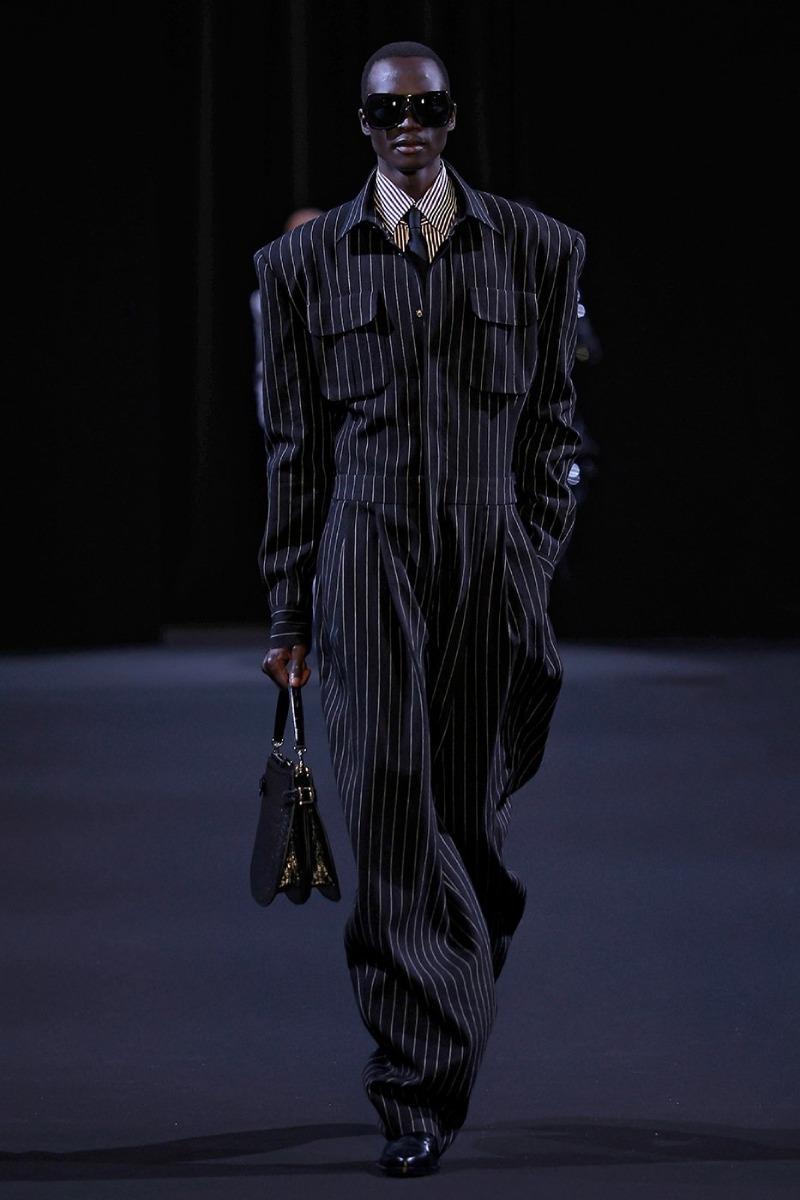 Juun.J sigue explorando la sastrería radicalizada para fw26