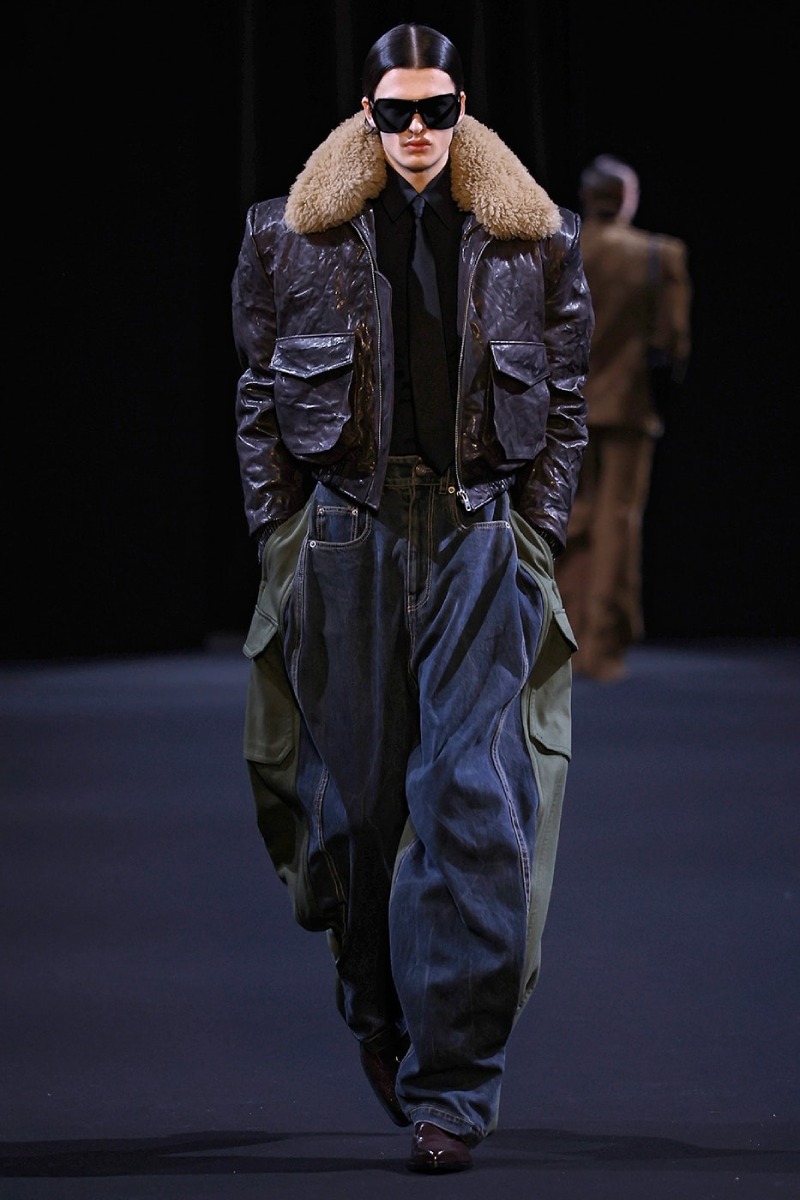 Juun.J sigue explorando la sastrería radicalizada para fw26