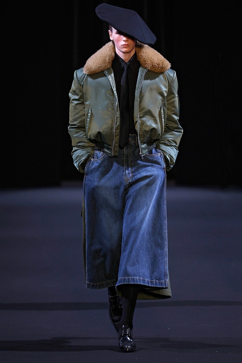 Juun.J sigue explorando la sastrería radicalizada para fw26