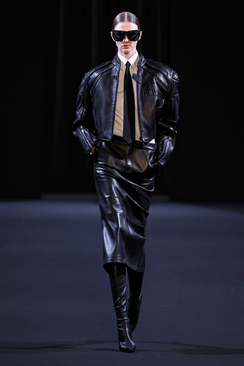 Juun.J sigue explorando la sastrería radicalizada para fw26