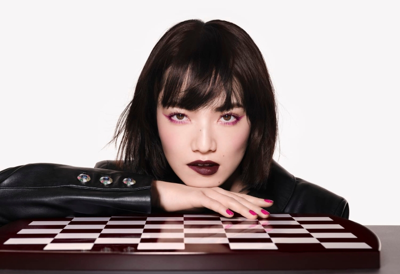 Chanel sabe que el clean look queda atrás: todas góticas