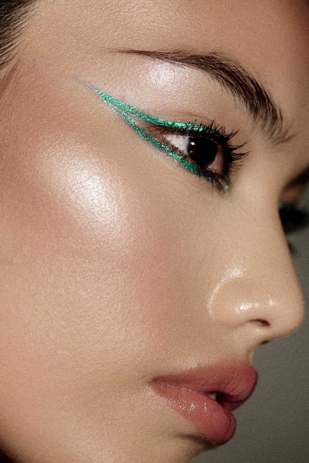 Maquillaje de noche: El arte de Guerlain y Nacho Fernández