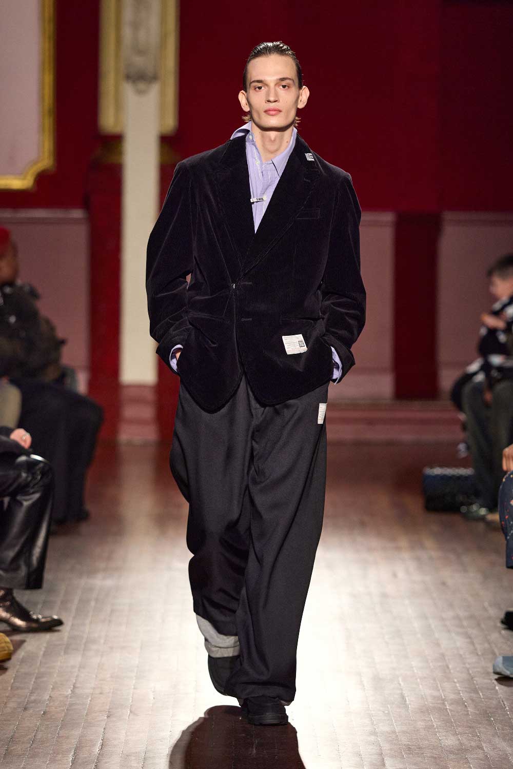 Mihara Yasuhiro FW26 o el eterno ahora de la moda masculina