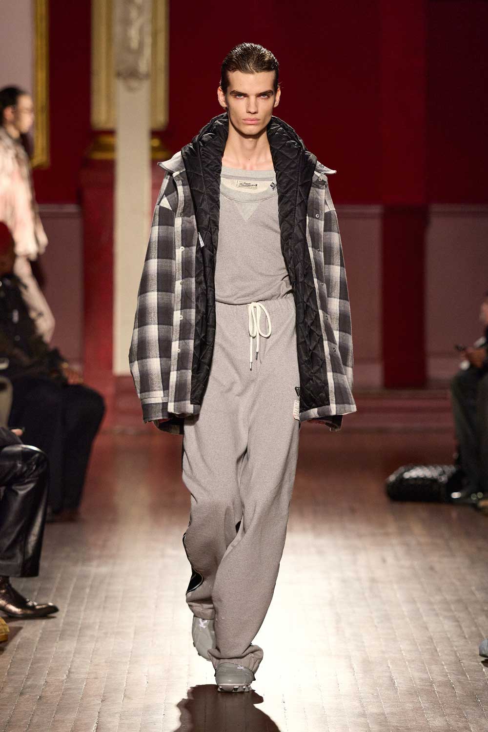Mihara Yasuhiro FW26 o el eterno ahora de la moda masculina
