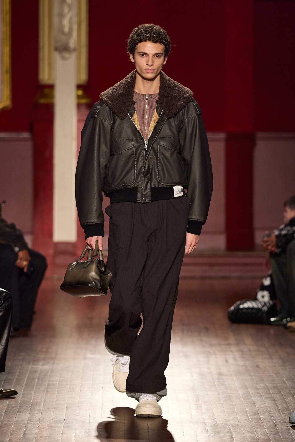 Mihara Yasuhiro FW26 o el eterno ahora de la moda masculina