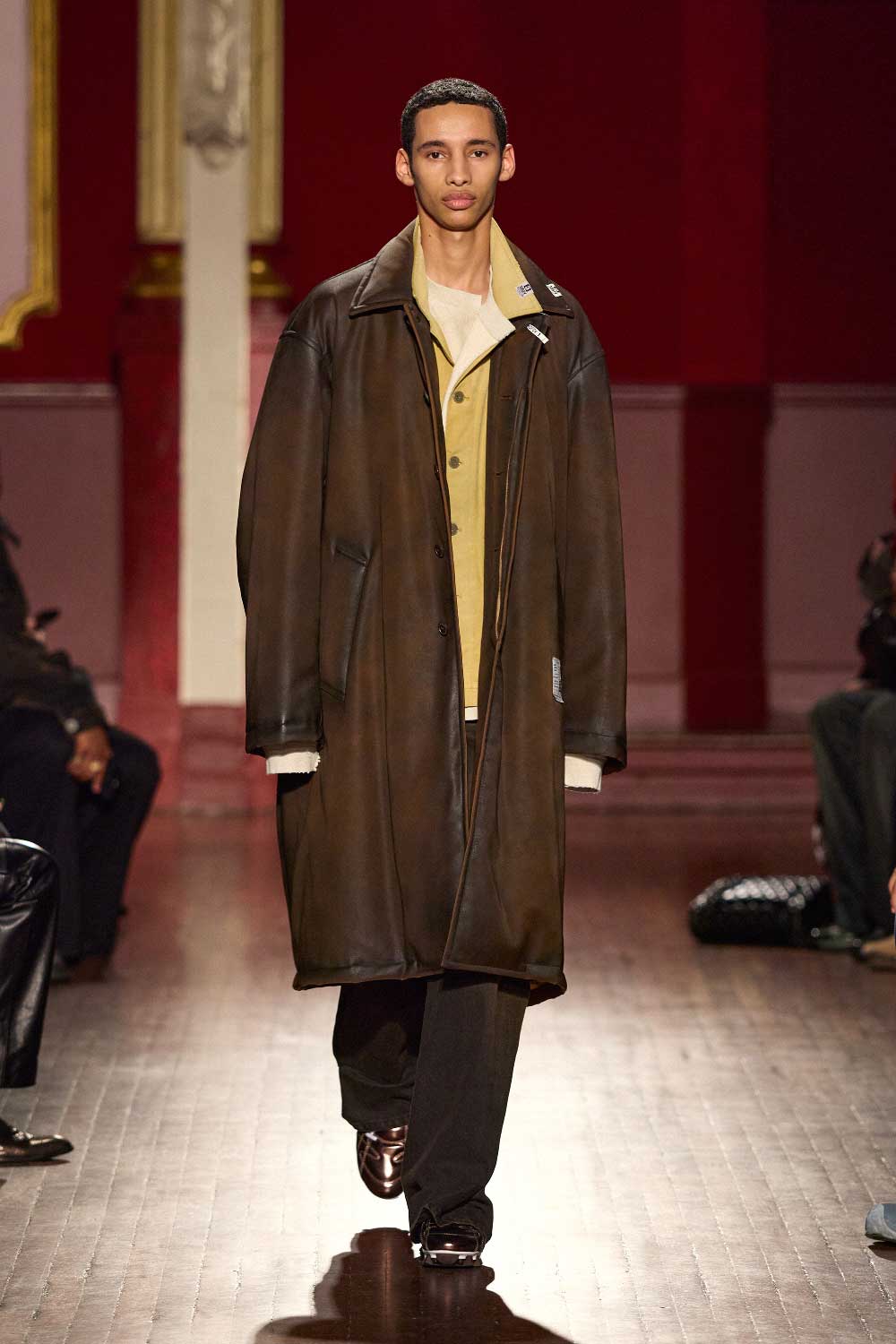 Mihara Yasuhiro FW26 o el eterno ahora de la moda masculina