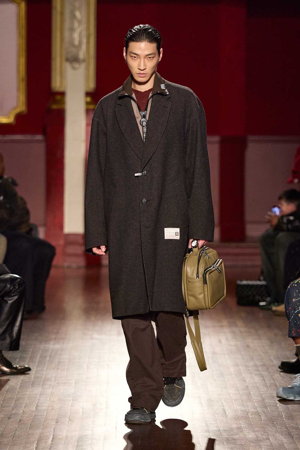 Mihara Yasuhiro FW26 o el eterno ahora de la moda masculina
