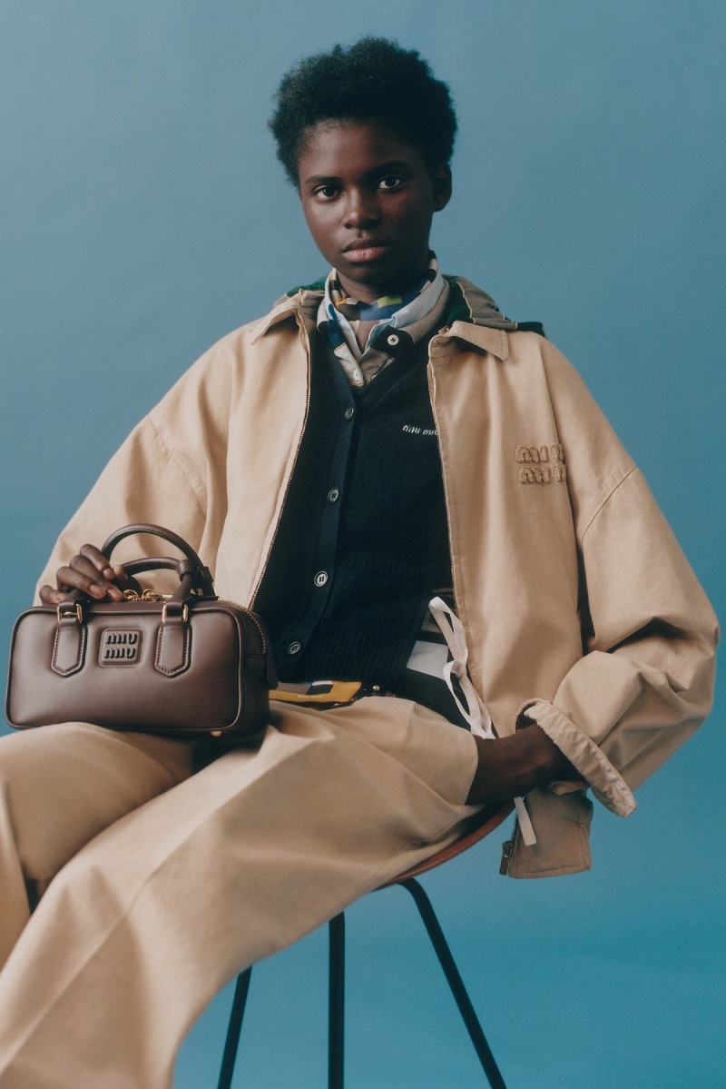 Miu Miu nos da una nueva idea del workwear y la utilidad