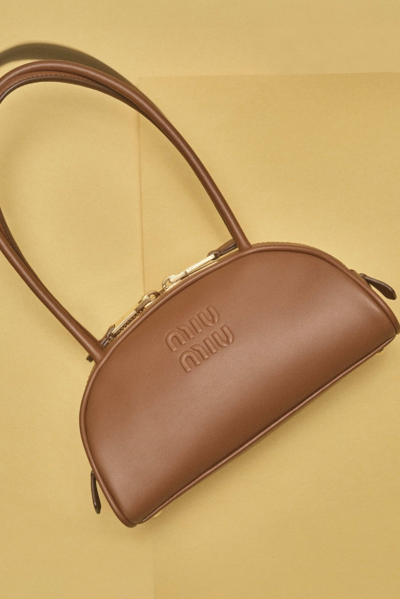 Miu Miu nos da una nueva idea del workwear y la utilidad