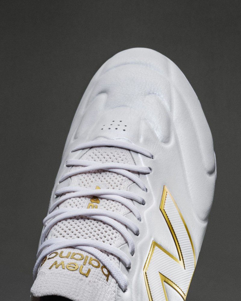 New Balance apuesta por tecnología y nostalgia en sus 442