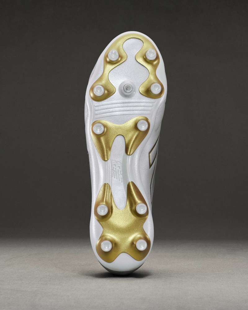 New Balance apuesta por tecnología y nostalgia en sus 442