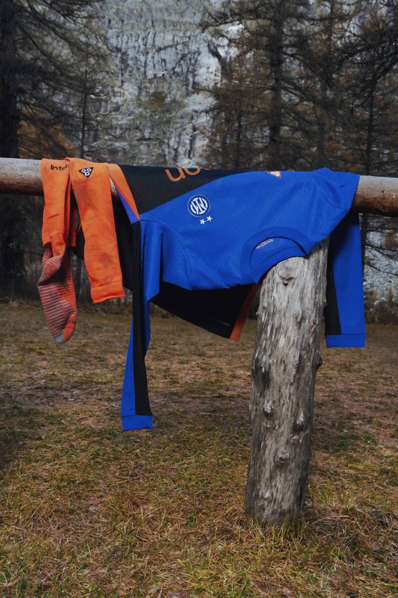Nike ACG y el Inter Milan mezclan fútbol con gorp core