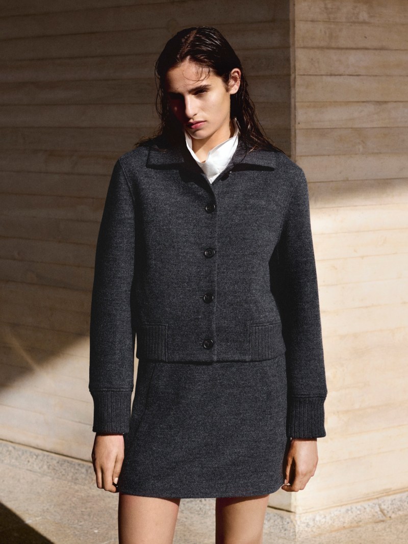 COS estrena nuevos esenciales en lana merino para invierno