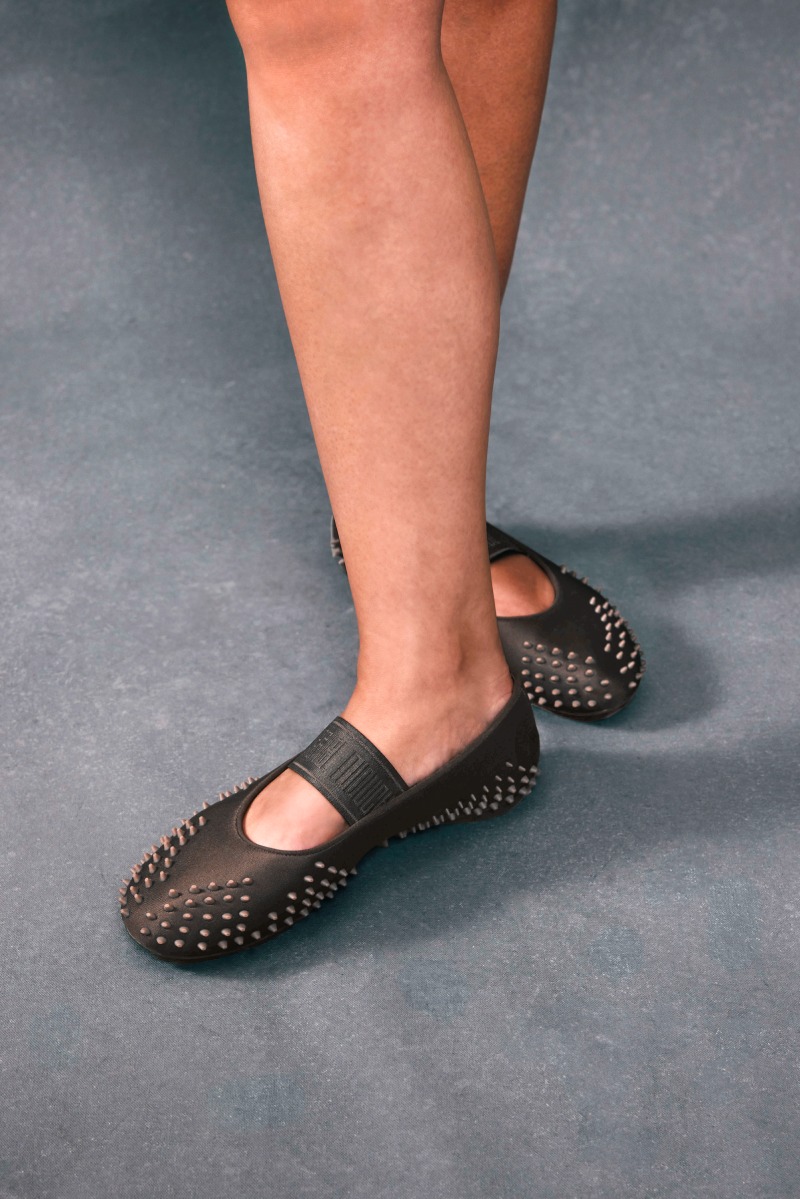 LGN convierte las Puma Mostro en zapas de tendencia ballet