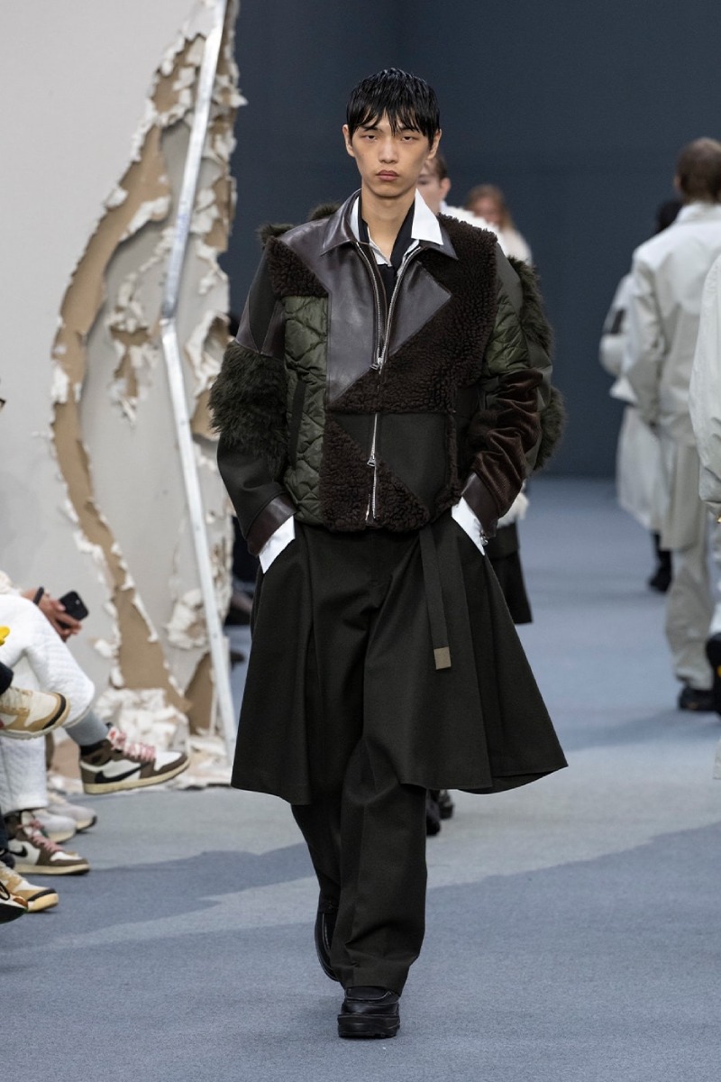 Sacai redobla en reconstrucción y vanguardia para fw26