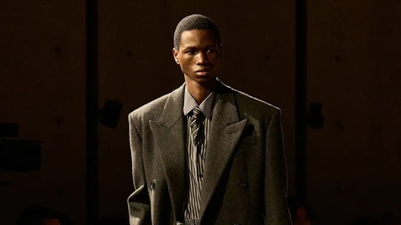 Saint Laurent hace un estudio de intimidad y masculinidad