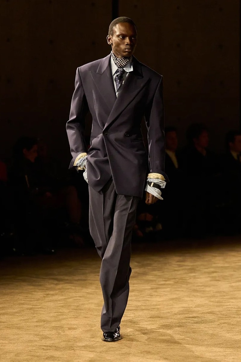 Saint Laurent hace un estudio de intimidad y masculinidad