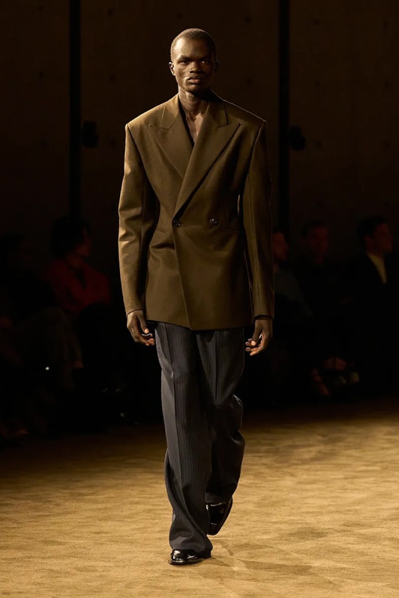 Saint Laurent hace un estudio de intimidad y masculinidad