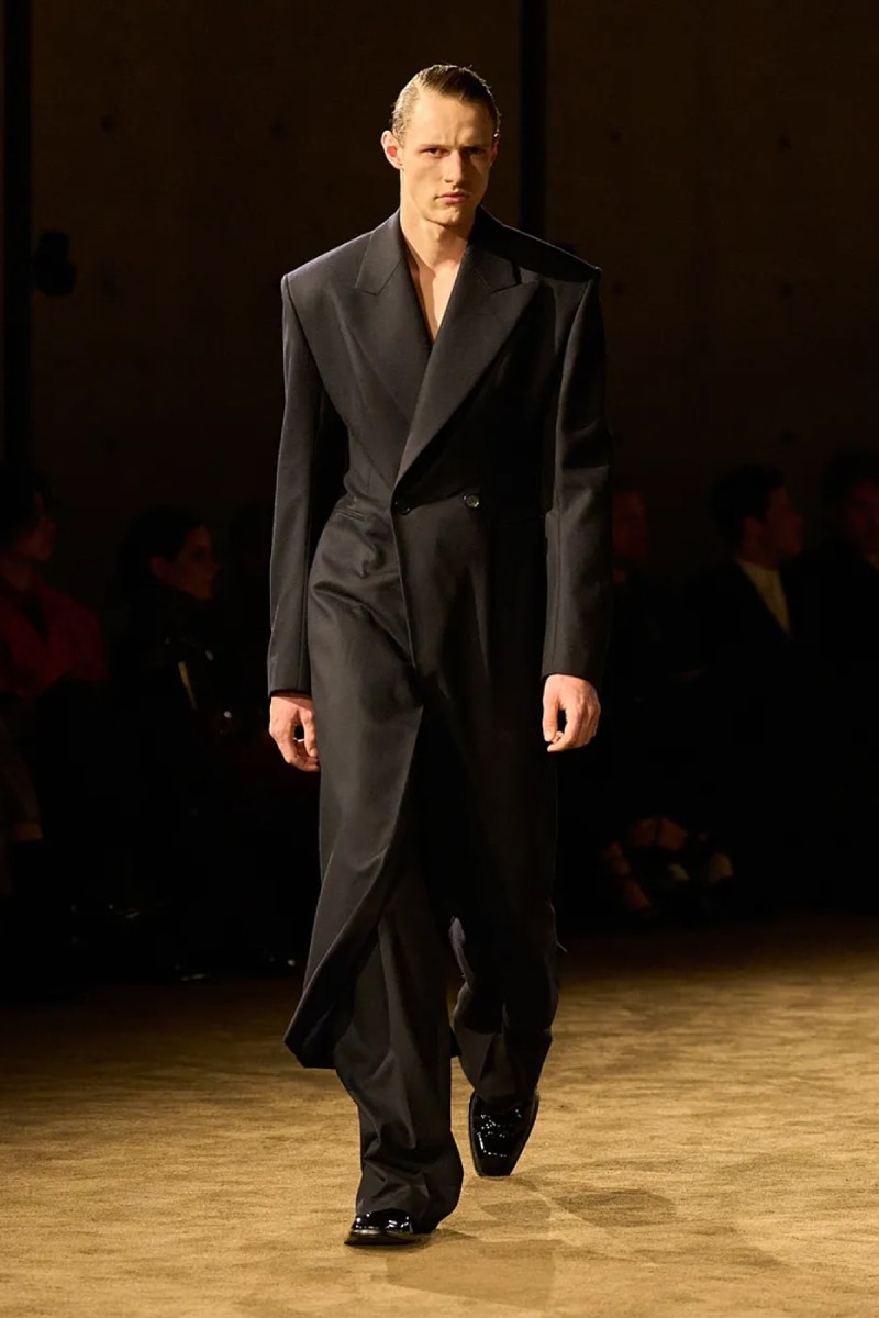 Saint Laurent hace un estudio de intimidad y masculinidad