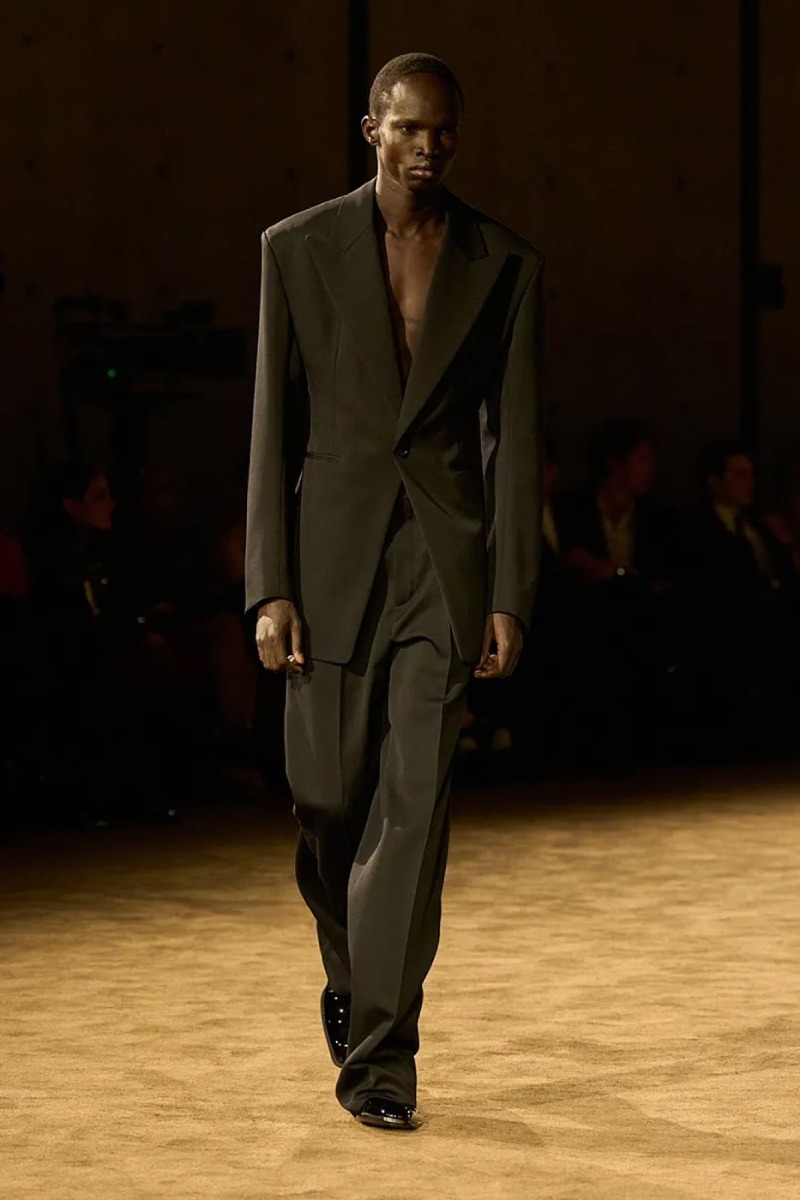 Saint Laurent hace un estudio de intimidad y masculinidad