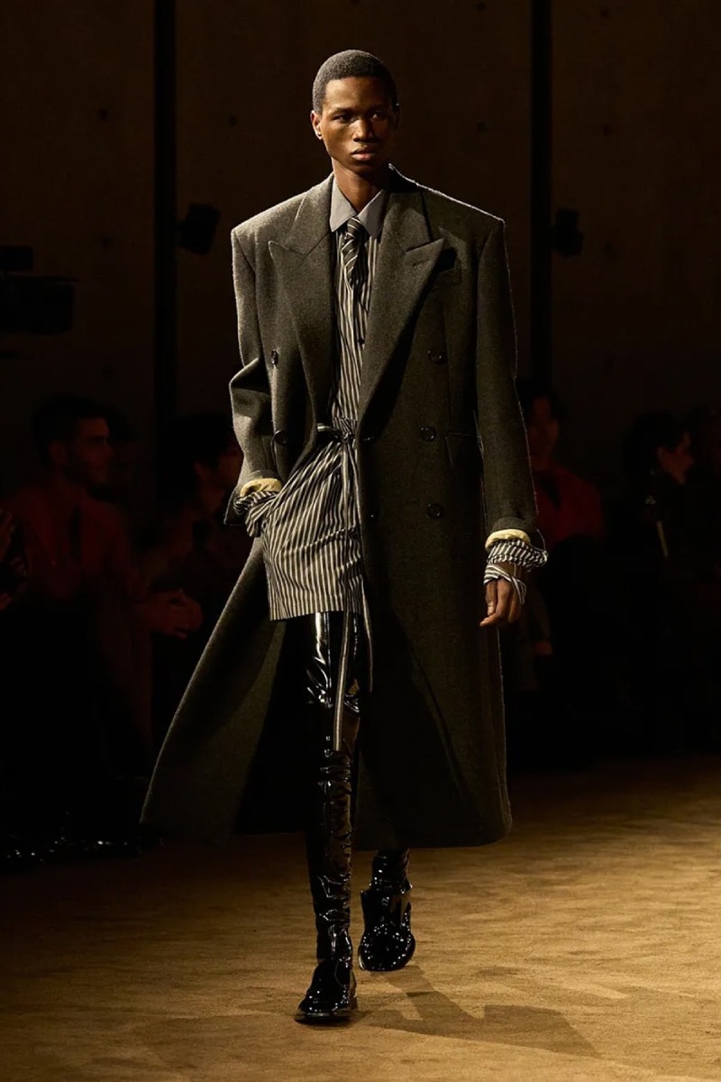 Saint Laurent hace un estudio de intimidad y masculinidad