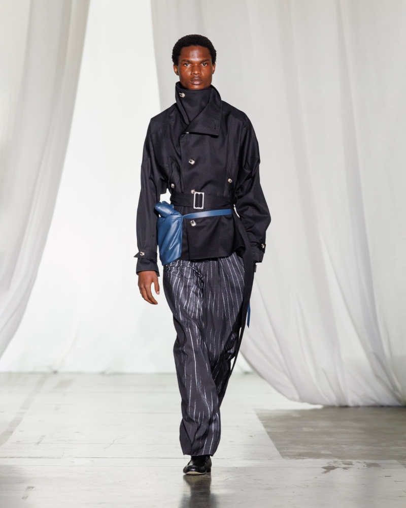 Saul Nash explora la construcción de identidad con chándal