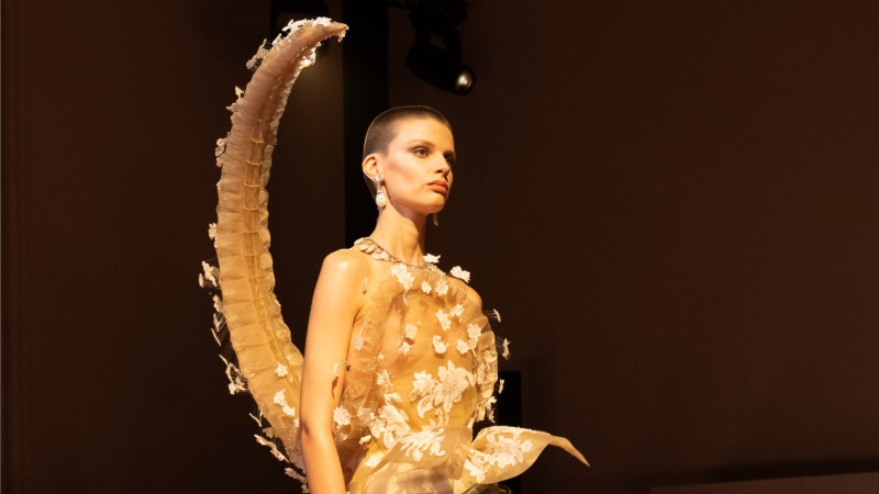 Roseberry habla de agonía y éxtasis en Schiaparelli ss26