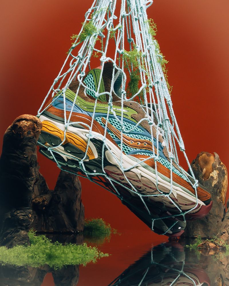 Saucony y Sneaker Politics suman más naturaleza al gorpcore