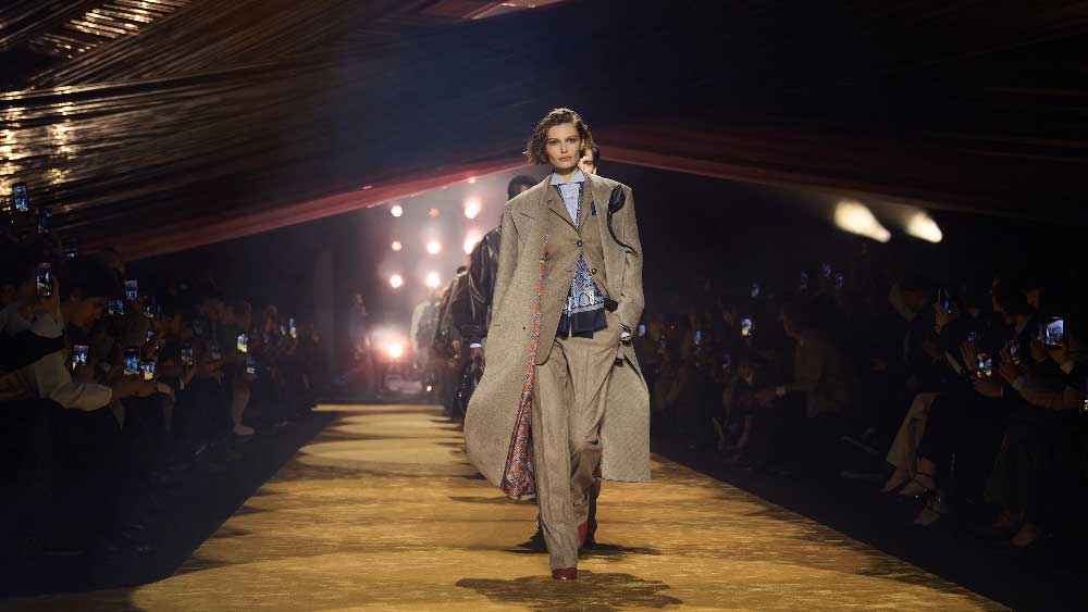 BOSS redefine el traje moderno en su colección FW26