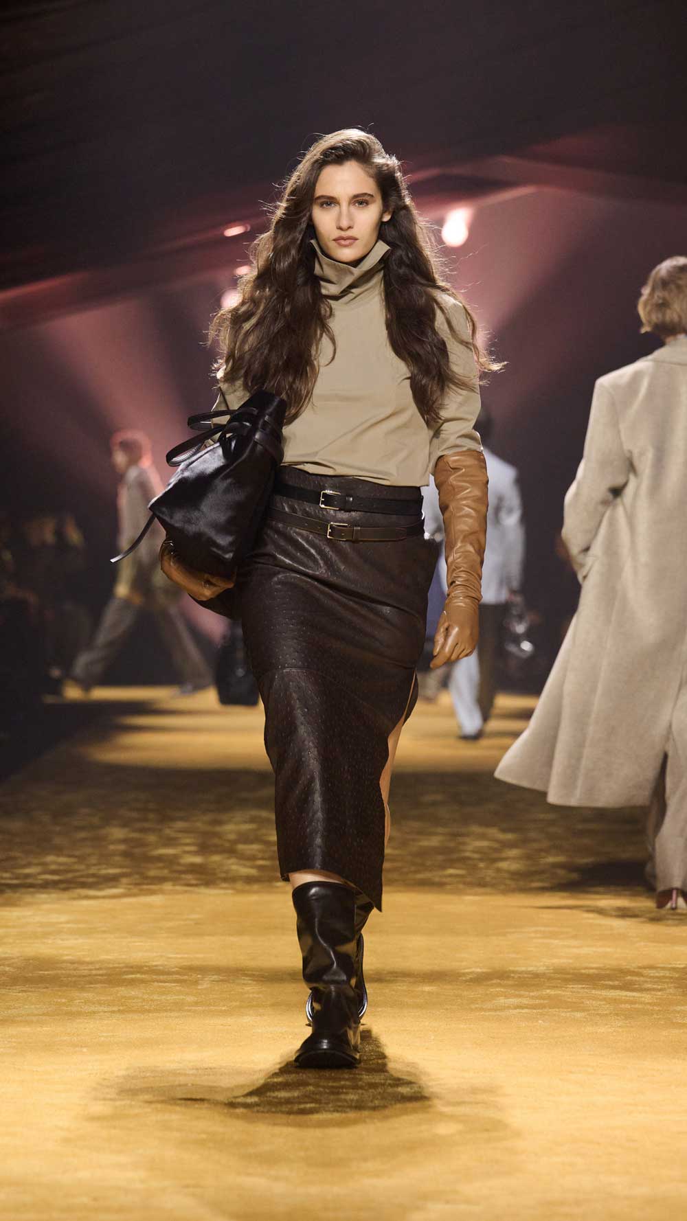 BOSS redefine el traje moderno en su colección FW26