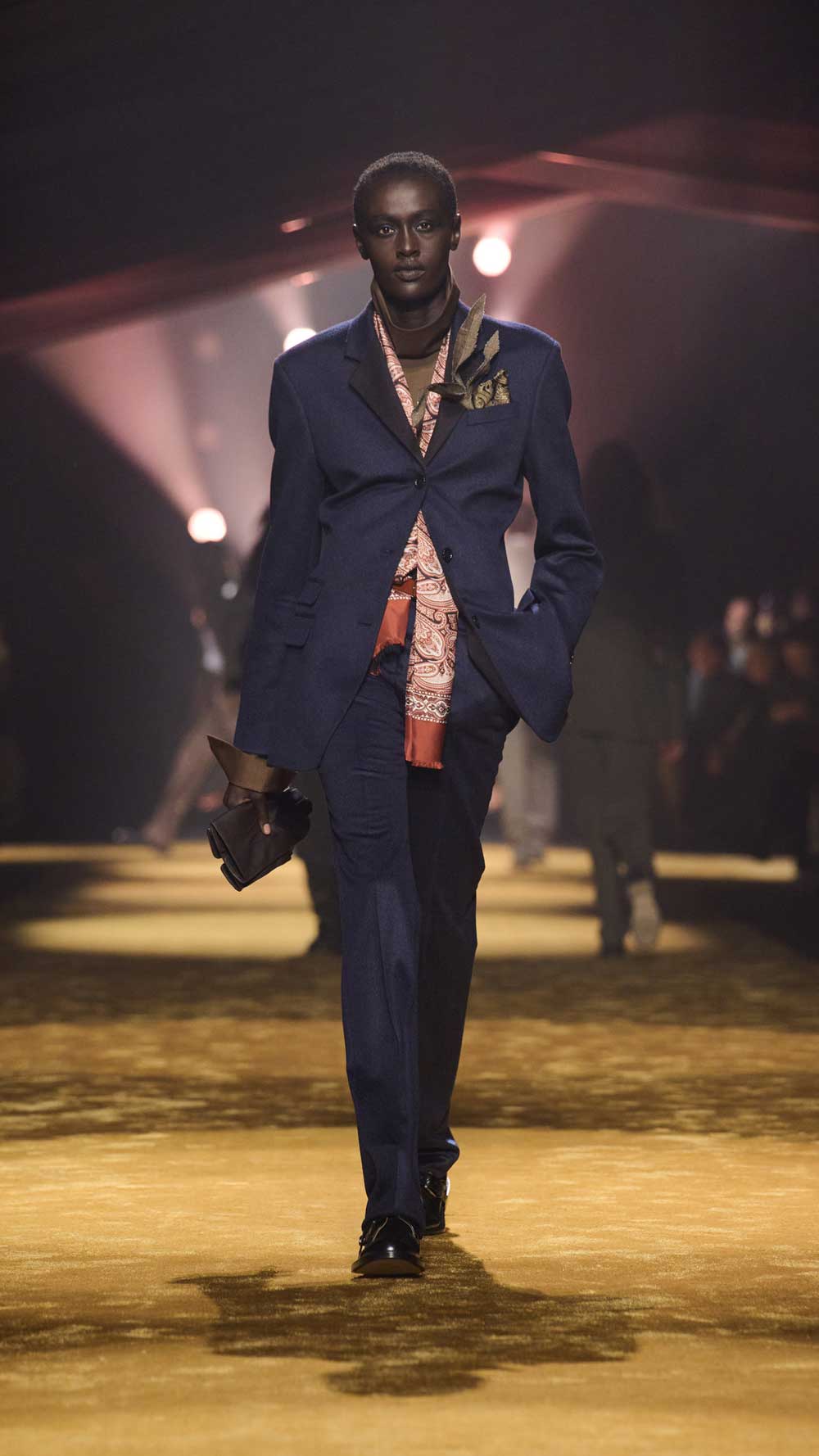 BOSS redefine el traje moderno en su colección FW26