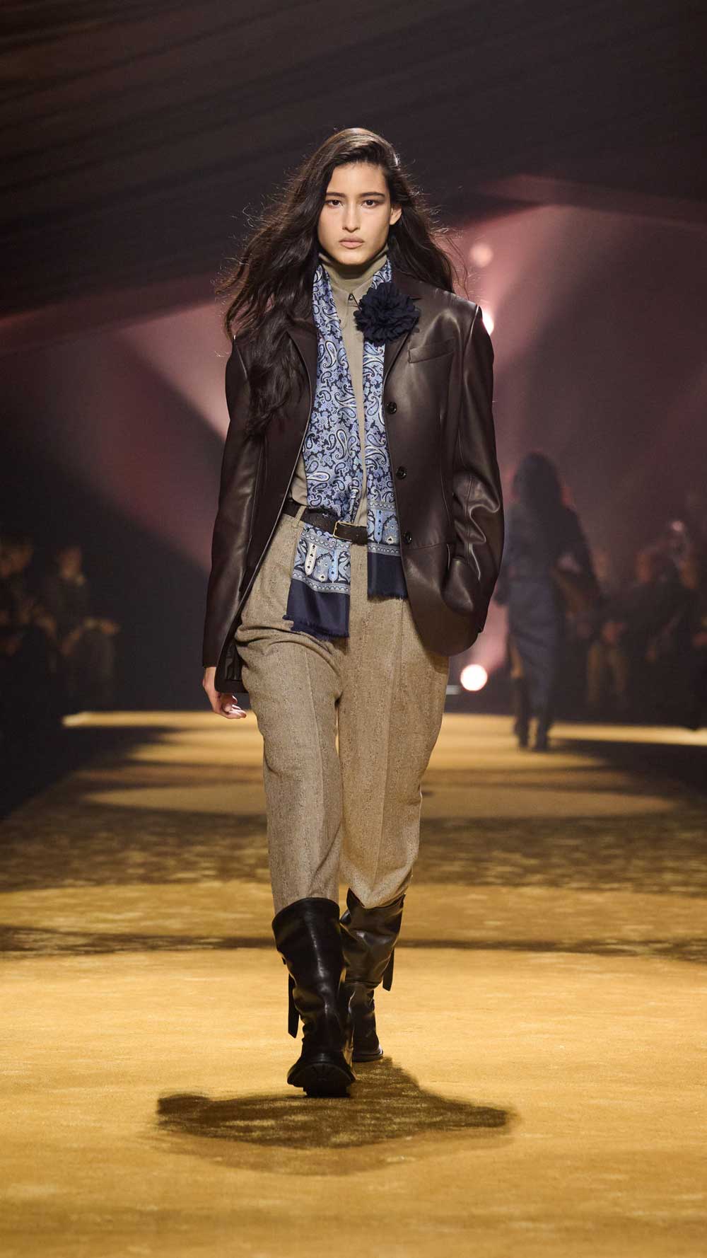 BOSS redefine el traje moderno en su colección FW26