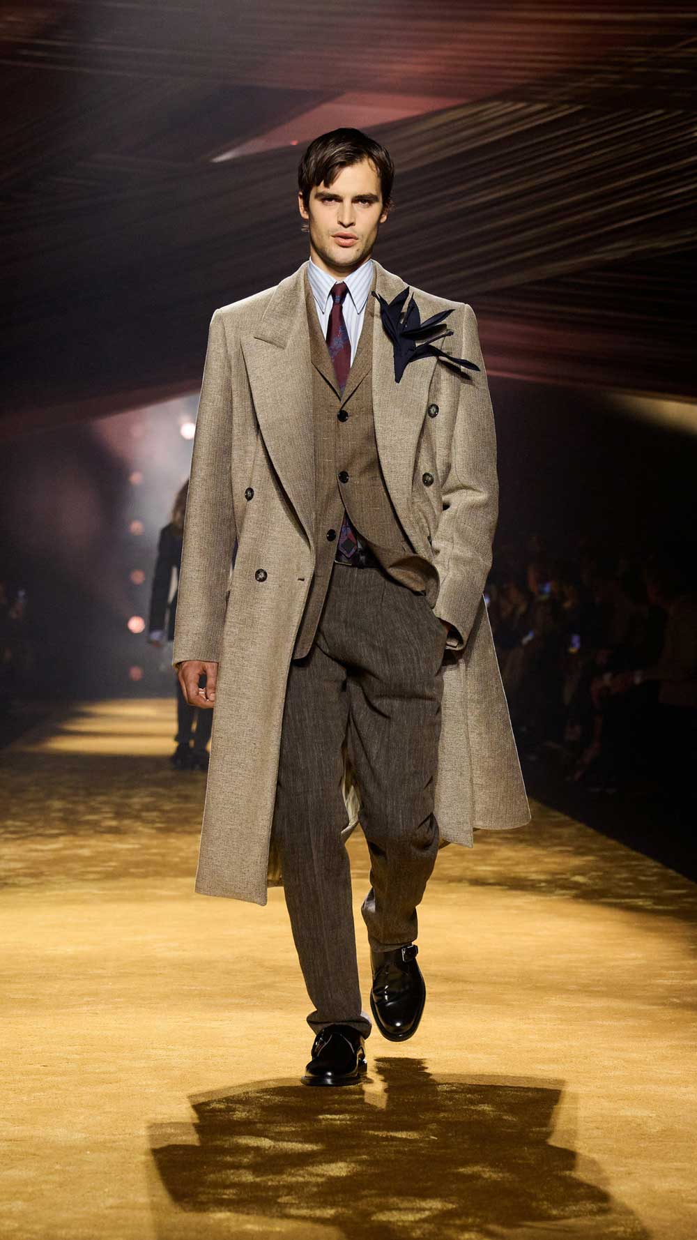 BOSS redefine el traje moderno en su colección FW26