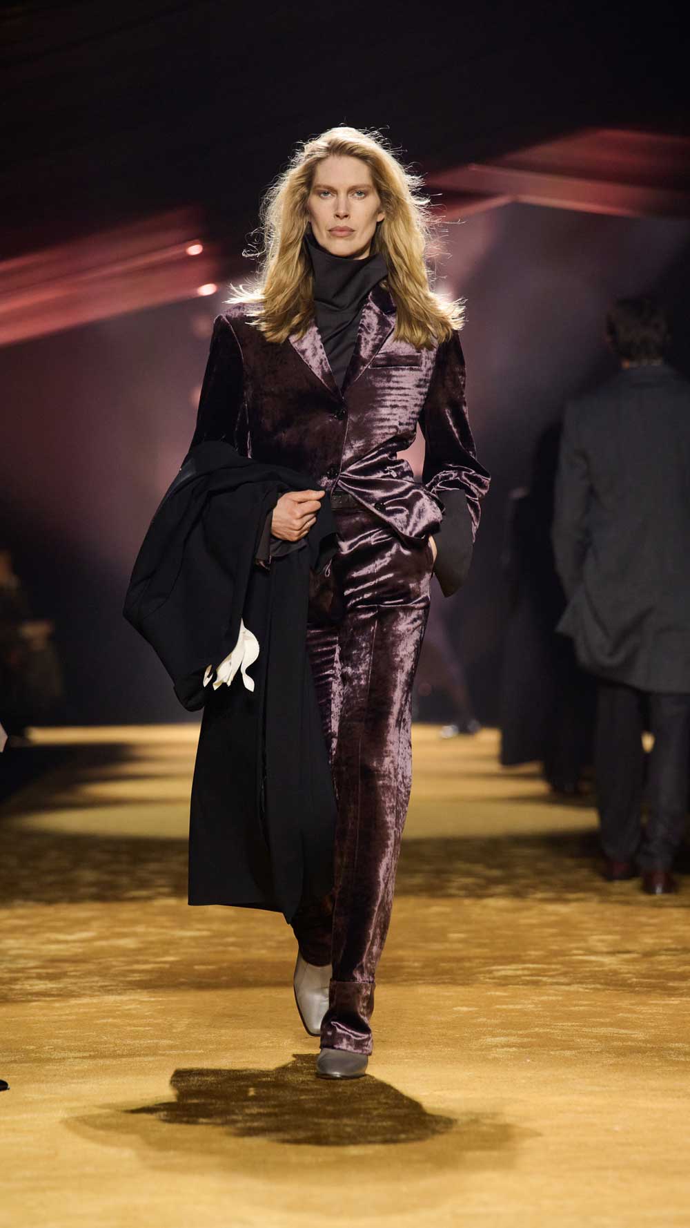 BOSS redefine el traje moderno en su colección FW26