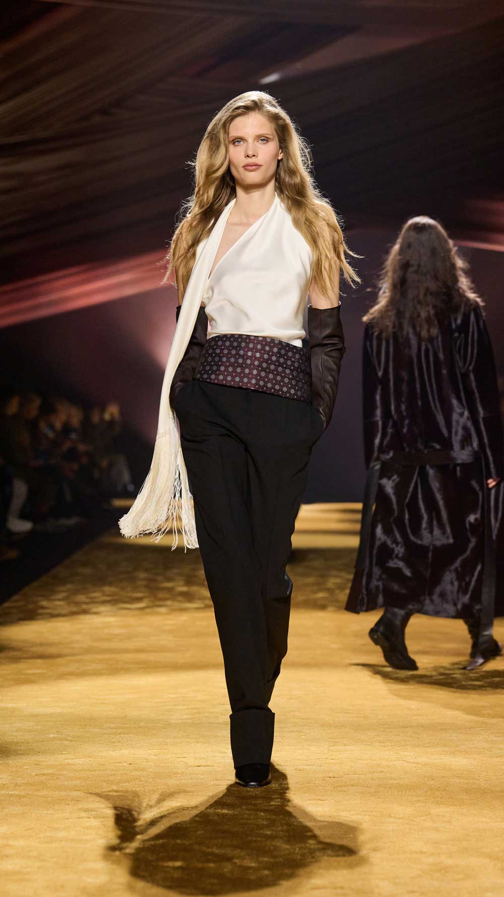 BOSS redefine el traje moderno en su colección FW26